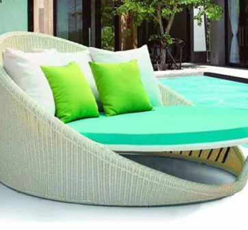 Patio-Furniture-swimming-pool-chair